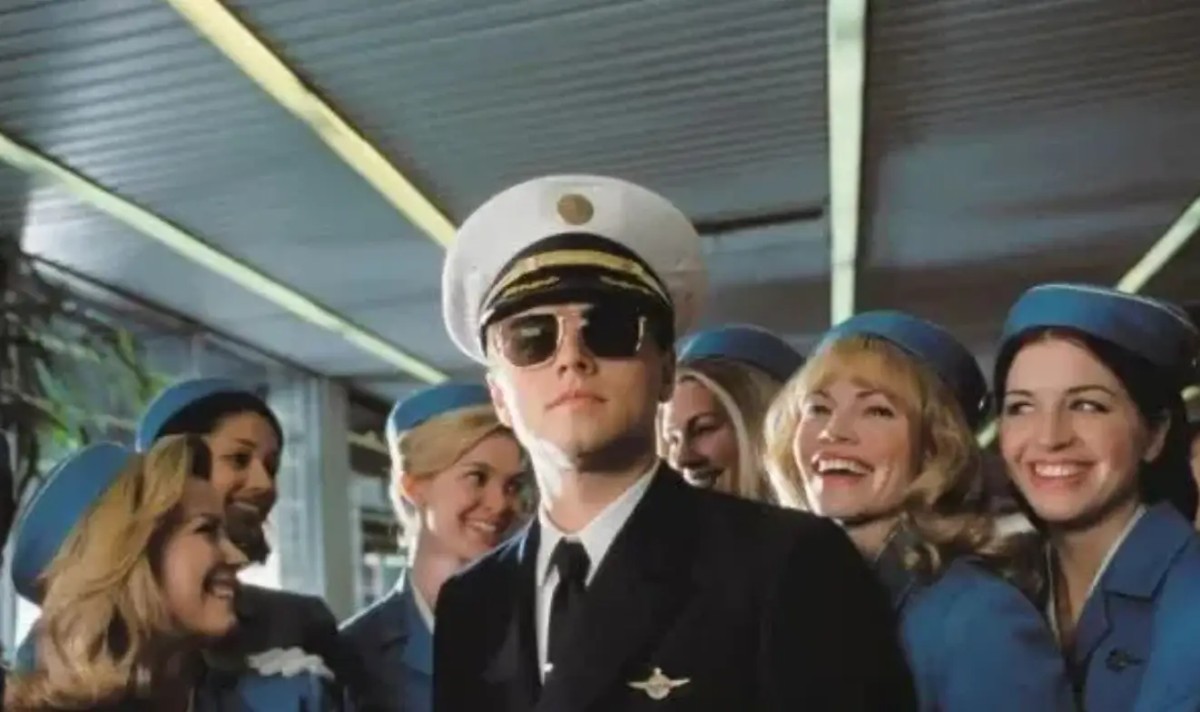 硅谷90后美女创始人，成功骗过摩根大通，卷走了12亿。